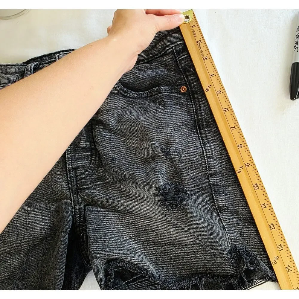 Old Navy O.G. Straight Shorts Size 4 Black Distressed High Rise Grunge Festival